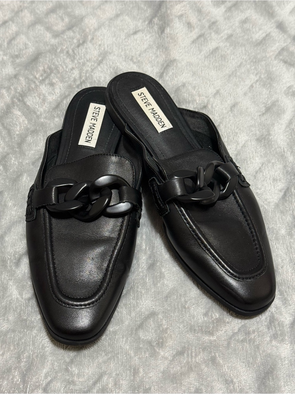 Steve Madden Black Chain-Accent Leather Mule Slides